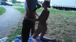 Она может пососать где угодно