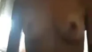 Худая киприотка скачет на дилдо